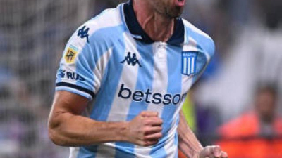 El Racing de los milagros, a cuartos con heroico triunfo