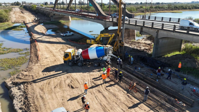 Avanzan las obras y ya fueron hormigonadas las tres primeras columnas