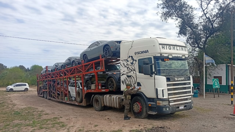 Secuestran autos de lujo y motos de alta cilindrada