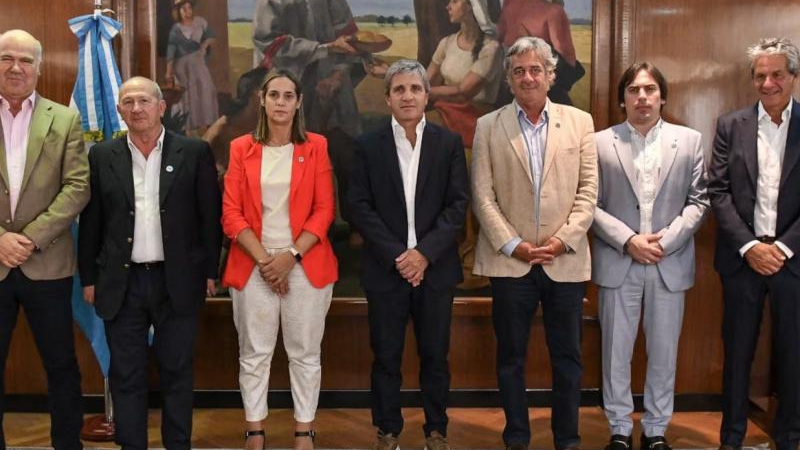 El gobierno se reunió con la mesa de enlace para "ordenar" el INTA