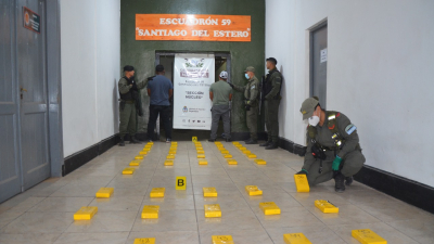 Viajaban con 46 kilos de cocaína ocultos en una caja y envueltos en sábanas