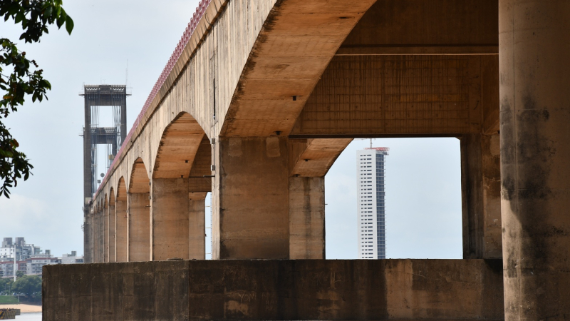 "El puente Chaco–Corrientes está perfecto: el problema es el colapso vehicular", advierten desde la UNNE