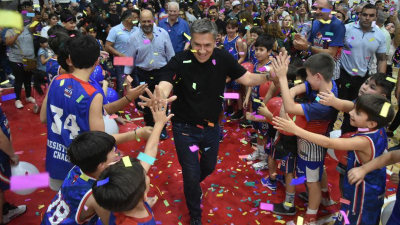 Un sueño hecho realidad: Villa luce con orgullo su renovado estadio