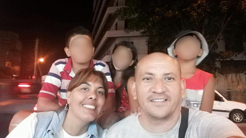 "Me están dejando morir": la historia de Javier, un paciente oncológico