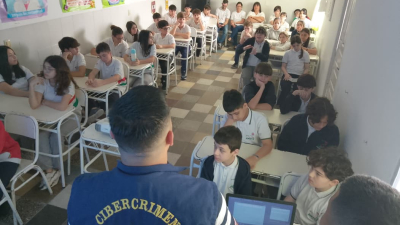 Policía del Chaco capacita a alumnos sobre seguridad en redes