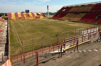 El club Sarmiento quedó intervenido por un juicio laboral
