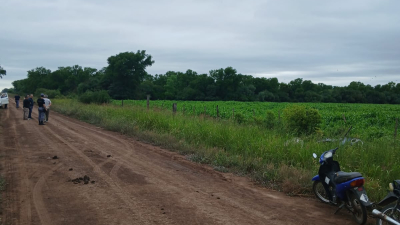 Perdió el control de la moto y falleció al caer en camino rural