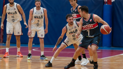 En un juego cambiante y 50% en triples, Villa San Martín se hizo fuerte en Colonia Caroya