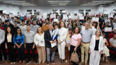 Zdero participó en la entrega de certificados de Soy Chaco