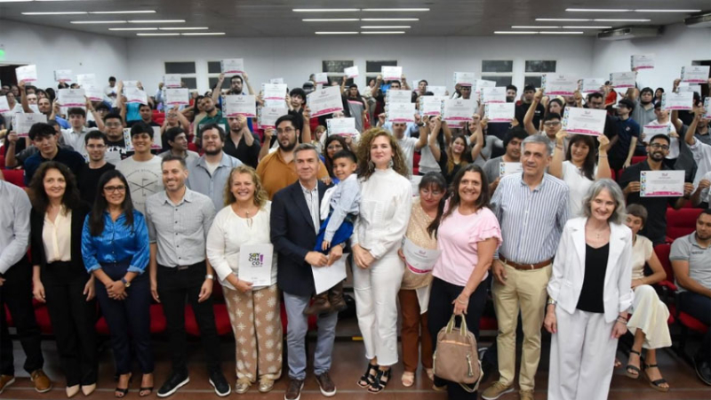 Zdero participó en la entrega de certificados de Soy Chaco