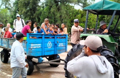 Evacuaron a catorce familias por la inundación en dos barrios