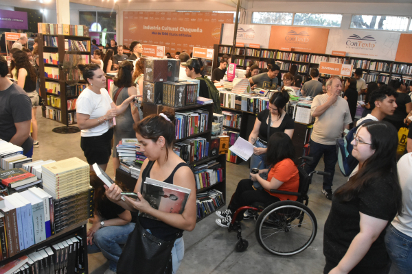 04-10-2025. Feria Iberoamericana del Libro con gran repercusión de público.