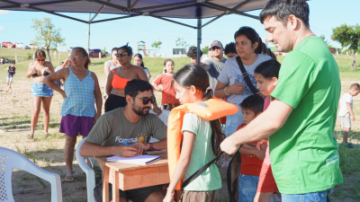 Lanchas en Laguna Oca y parques acuáticos