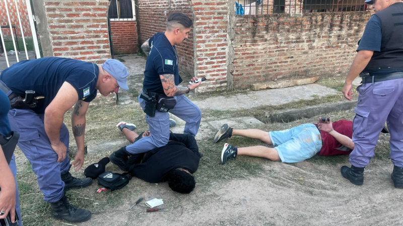 Robaron una moto en Fontana y fueron detenidos tras una persecución policial