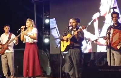 Cantante con esencia litoraleña