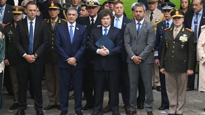 "Estamos para conmemorar el desembarco de allá por el ochenta y pico"