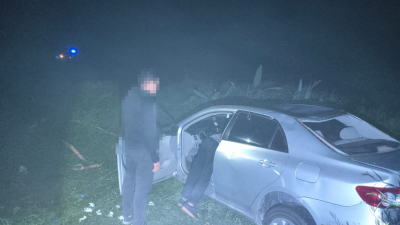 Madrugada con susto en ruta 11: cinco personas ilesas tras un violento despiste
