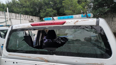 Ataque a la policía en Fontana: dañaron un patrullero y detuvieron a un joven