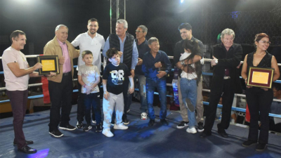 Sáenz Peña rindió homenaje a "Kid Belleza", "Gatiquita" y Clavero