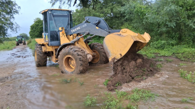 Vialidad Provincial asiste a las localidades afectadas por las intensas lluvias