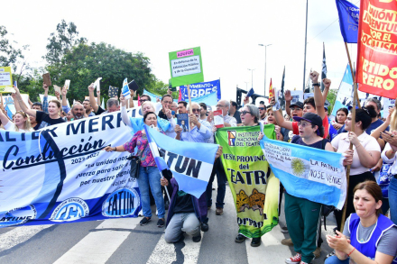 Marchas en Formosa frente a la UNaF (1).jpg