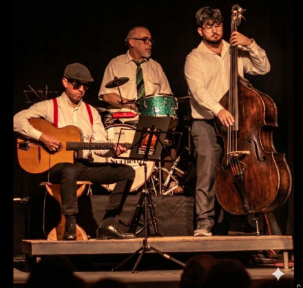 Trio Pepo sin atril contrabajo