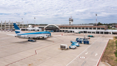 Detuvieron a una pareja que intentaba tener sexo en un avión
