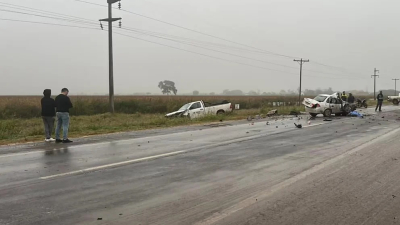 Tres fallecidos luego de un grave choque de dos camionetas por ruta 16