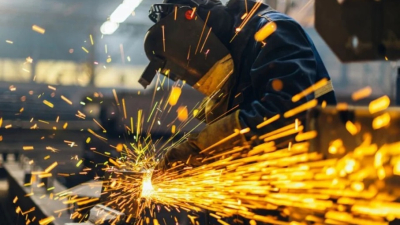 La industria y la construcción volvieron a caer en abril