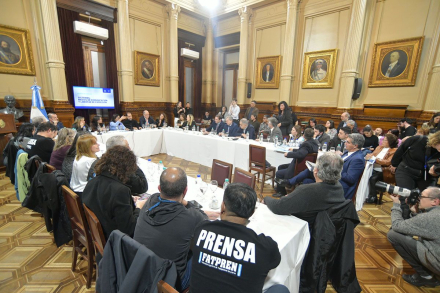 REUNIÓN-INFORMATIVA-SOBRE-PROYECTO-DE-UN-NUEVO-ESTATUTO-DEL-PERIODISTA-11.jpg