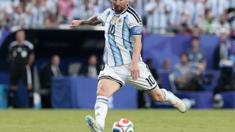 Con el triplete a Argelia, Messi es el máximo goleador histórico de la Copa del Mundo