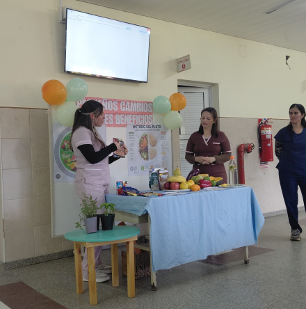 Charla nutrición y alimentación saludable Cs María Luisa Espinoza (4)