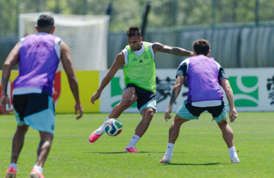 La Selección Argentina arribó a Miami y Scaloni recuperó jugadores