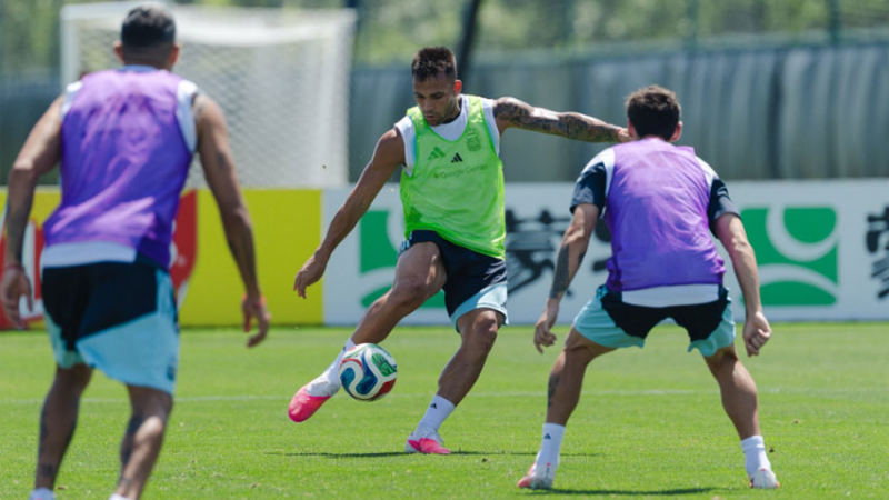 La Selección Argentina arribó a Miami y Scaloni recuperó jugadores