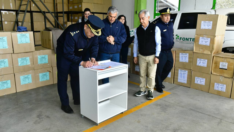 FONTEX realizó una nueva entrega de indumentaria a la Policía de Formosa
