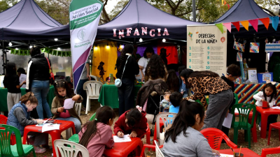 Los más chicos se divierten en el espacio recreativo Municipal