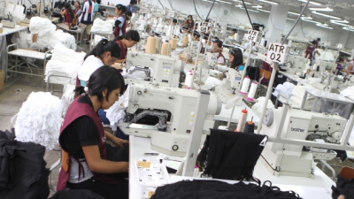 La producción textil en el país cayó más de 25% en un año