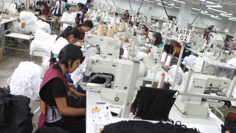 La producción textil en el país cayó más de 25% en un año