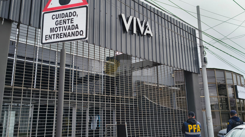 La justicia federal realiza allanamientos en varias sedes de la cadena VIVA