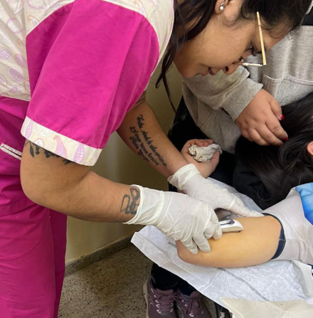 Colocación-de-implantes-subdérmicos-Tres-Lagunas-(4)