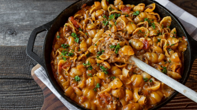 La receta que necesitabas este día lluvioso: estofado de carne con fideos