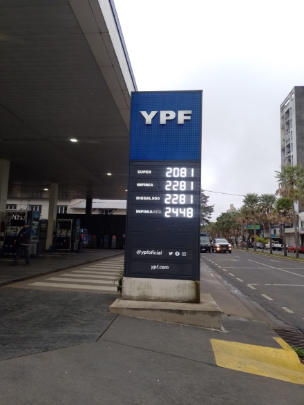 El precio del combustible vuelve a subir y acumula aumentos semana a semana 2 ypf 2
