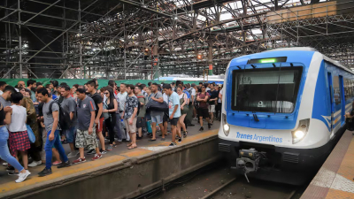 Argentina, entre el avión y los trenes