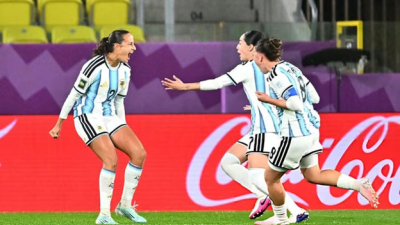 Argentina venció a México y clasificó a octavos de final
