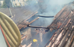 Susto en el barrio España por el incendio de una vivienda