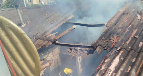 Susto en el barrio España por el incendio de una vivienda