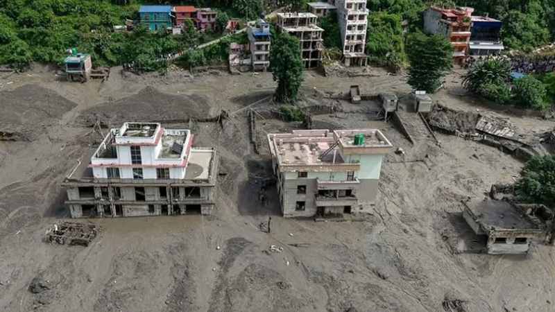 Ya son más de 1.450 los muertos y casi 5.800 los desaparecidos por la catástrofe de Nepal