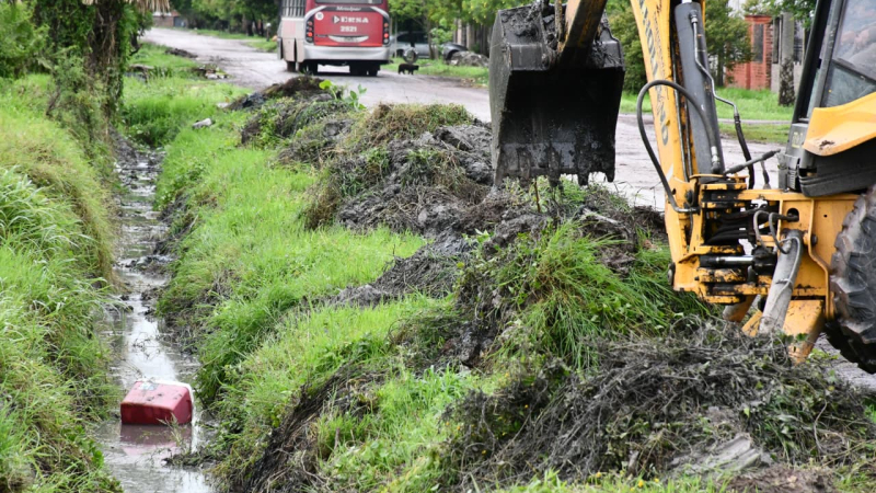 El municipio sigue interviniendo desagües y pide que no se arrojen residuos