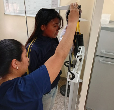 Controles-de-salud-competidoras-de-Ensanche-Norte-(4)