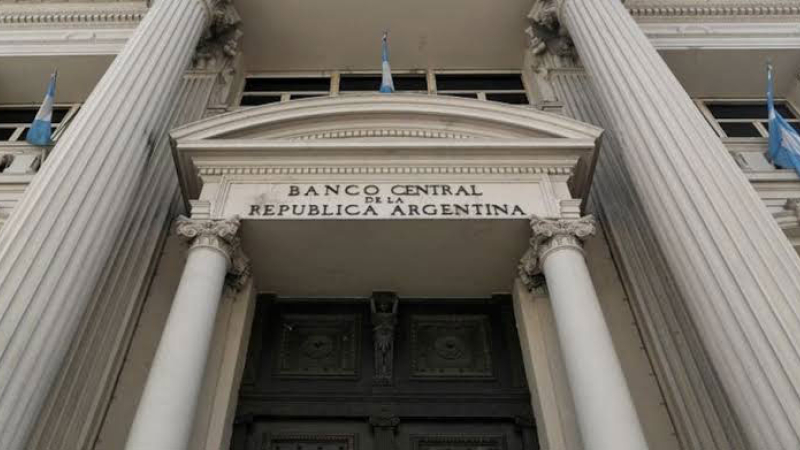 "El Banco Central que Milei iba a cerrar fue la herramienta del ajuste: Perdieron los ahorristas y ganó el sistema financiero"